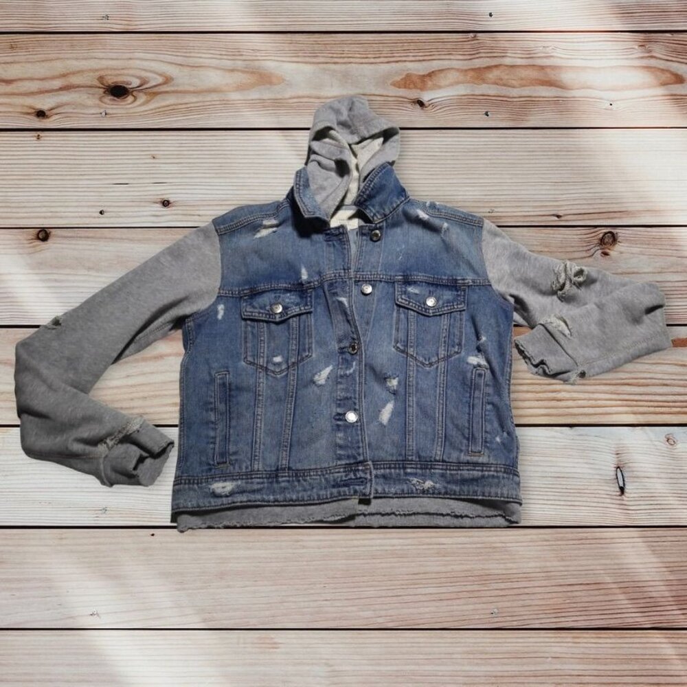 American Eagle Distressed Denim Jacket Size Small